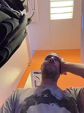 Snapshot of Huncutkuki chatting on November 6, 5:28 pm Huncutkuki online show from November 6, 5:28 pm