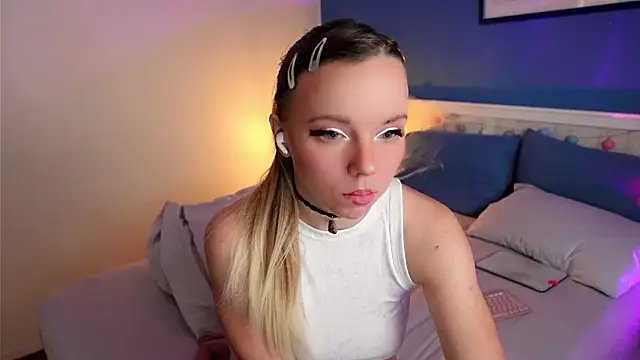 Ayra Lust online show from March 27, 12:50 pm