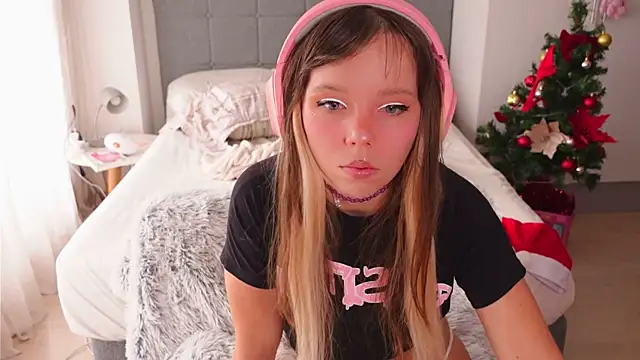 Ayra Lust online show from December 20, 6:55 pm