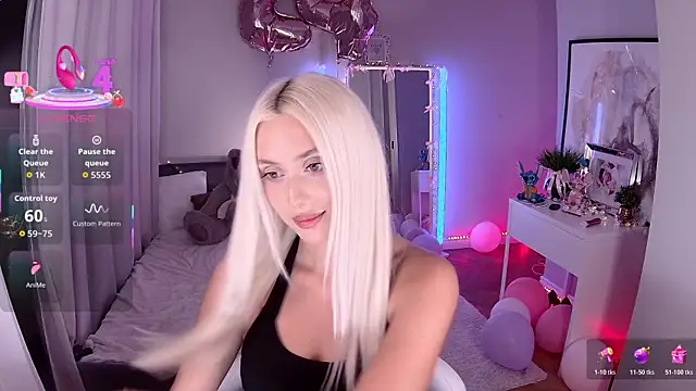 LoryWood online show from December 19, 3:36 pm