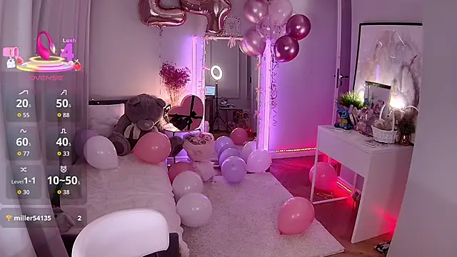 LoryWood online show from December 5, 4:16 pm