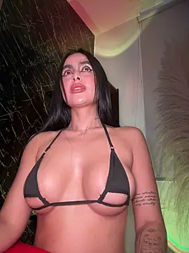 Snapshot of Alexandra_duque chatting on April 19, 9:06 pm Alexandra duque online show from April 19, 9:06 pm