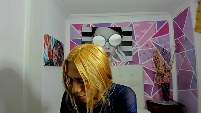 Snapshot of Brisahott chatting on January 20, 2:03 pm Brisahott online show from January 20, 2:03 pm