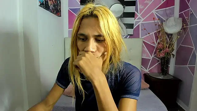 Snapshot of Brisahott chatting on February 12, 2:21 pm Brisahott online show from February 12, 2:21 pm