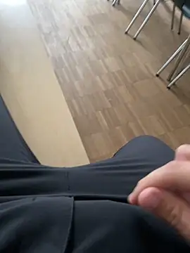 Snapshot of bigschlong290 chatting on September 25, 2:23 pm bigschlong290 online show from September 25, 2:23 pm