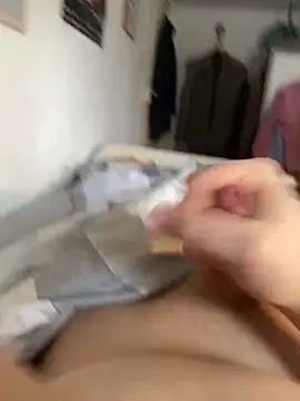 Snapshot of bigschlong290 chatting on January 27, 8:40 am bigschlong290 online show from January 27, 8:40 am