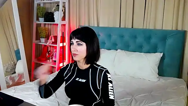 HeidiBloom online show from February 17, 1:55 pm