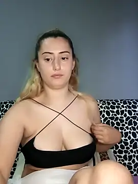 Snapshot of afrodizyak chatting on October 2, 3:54 am afrodizyak online show from October 2, 3:54 am