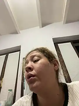 Snapshot of andreinitahg chatting on January 11, 11:46 pm andreinitahg online show from January 11, 11:46 pm