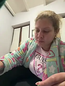 Snapshot of andreinitahg chatting on January 17, 9:28 pm andreinitahg online show from January 17, 9:28 pm