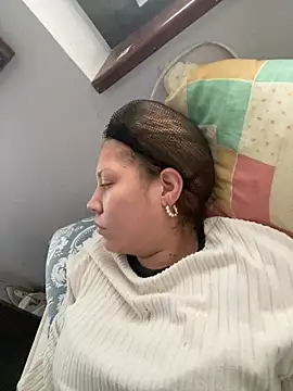 Snapshot of andreinitahg chatting on January 5, 9:37 am andreinitahg online show from January 5, 9:37 am