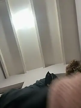 Snapshot of andreinitahg chatting on January 21, 6:55 pm andreinitahg online show from January 21, 6:55 pm