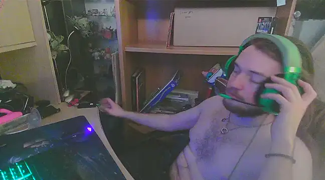 Snapshot of nicolasdumand21 chatting on February 25, 8:32 pm nicolasdumand21 online show from February 25, 8:32 pm