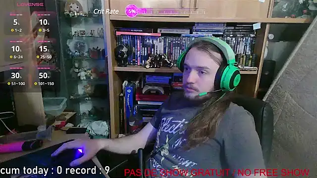 Snapshot of nicolasdumand21 chatting on February 15, 9:28 pm nicolasdumand21 online show from February 15, 9:28 pm