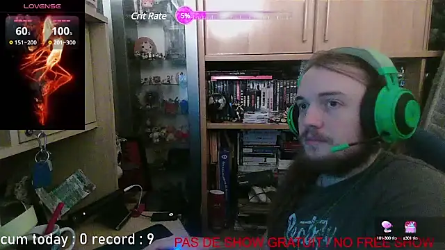 Snapshot of nicolasdumand21 chatting on December 22, 10:04 pm nicolasdumand21 online show from December 22, 10:04 pm