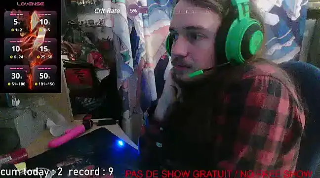 Snapshot of nicolasdumand21 chatting on December 7, 9:39 pm nicolasdumand21 online show from December 7, 9:39 pm