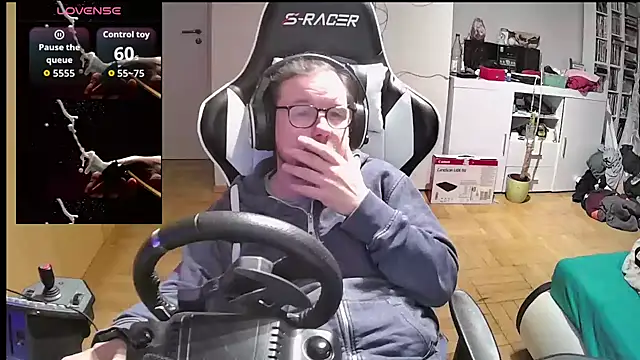 larsgessner30 online show from October 20, 9:15 pm