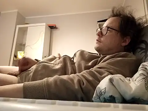 larsgessner30 online show from November 28, 7:58 pm