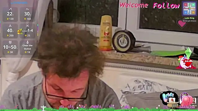 larsgessner30 online show from May 28, 8:59 pm
