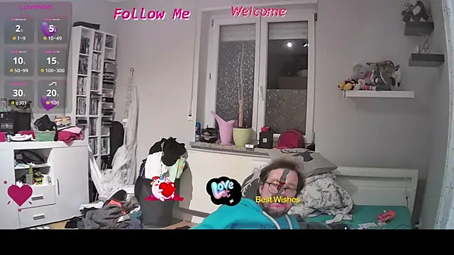 larsgessner30 online show from October 25, 7:03 pm