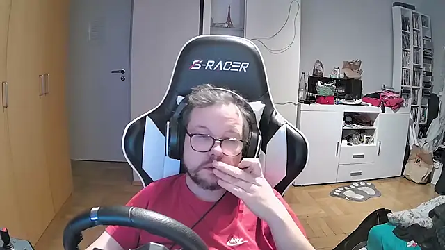 larsgessner30 online show from October 28, 9:36 pm