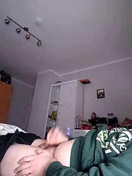 larsgessner30 online show from December 15, 2:17 am