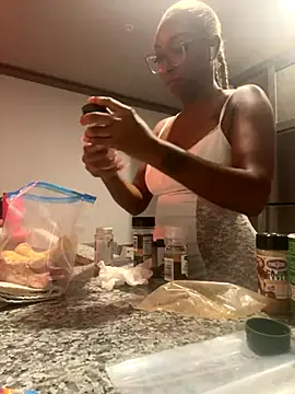 life-ent online show from November 6, 12:03 am