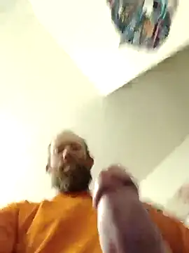 dougyhung2231 online show from December 19, 1:20 am