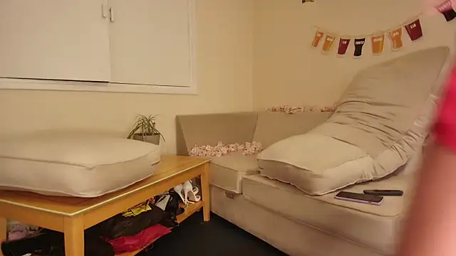 Milky flexy cat online show from October 13, 3:13 pm