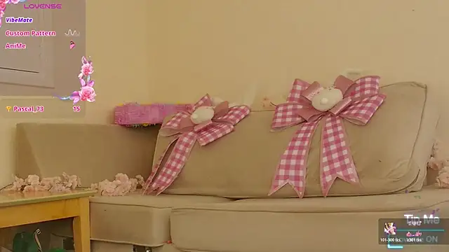 Snapshot of Milky_flexy_cat chatting on June 12, 2:37 pm Milky flexy cat online show from June 12, 2:37 pm