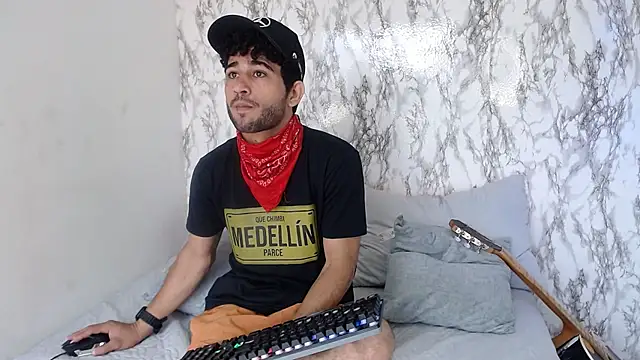 Moon and aaron online show from February 16, 5:00 pm