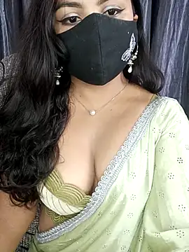 Snapshot of Tanvi-patil chatting on June 7, 6:51 am Tanvi-patil online show from June 7, 6:51 am
