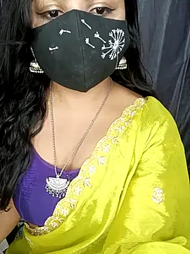 Snapshot of Tanvi-patil chatting on June 15, 6:35 am Tanvi-patil online show from June 15, 6:35 am