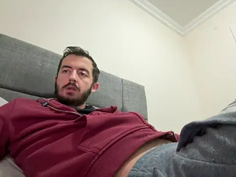 laynufff online show from May 3, 4:54 pm