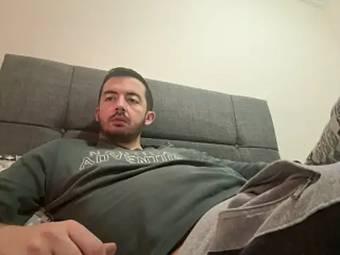 laynufff online show from April 8, 9:44 am