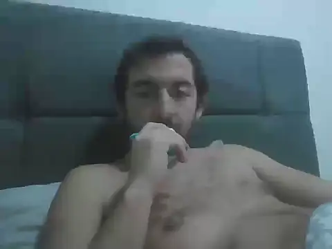 laynufff online show from November 30, 6:30 pm