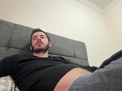 laynufff online show from April 28, 4:00 pm