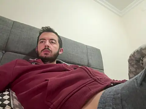 laynufff online show from May 1, 6:02 pm