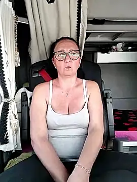 cuplubijoanna online show from April 15, 1:59 pm