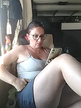 Snapshot of cuplubijoanna chatting on October 6, 3:57 pm cuplubijoanna online show from October 6, 3:57 pm