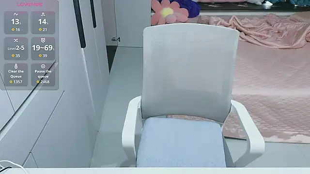 palzkybi123 online show from October 25, 6:45 am