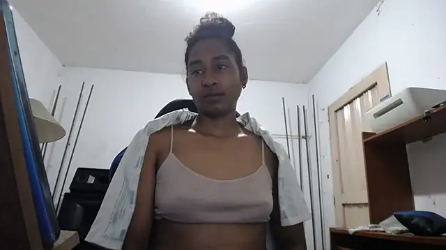 yohatinelly07 online show from November 28, 8:25 am