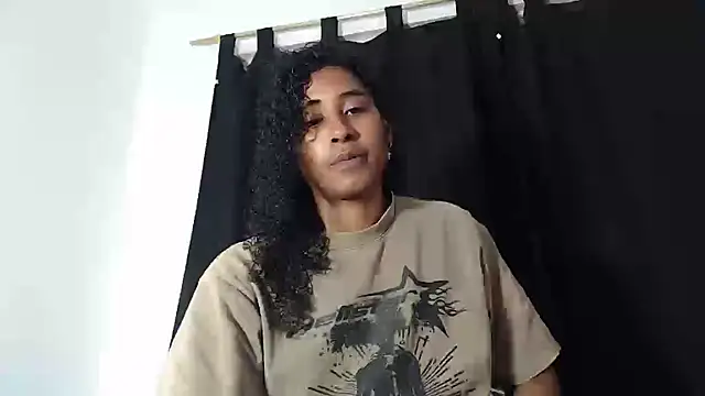 yohatinelly07 online show from February 13, 8:03 am