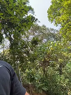 JuicyFruits93 online show from April 12, 5:22 am