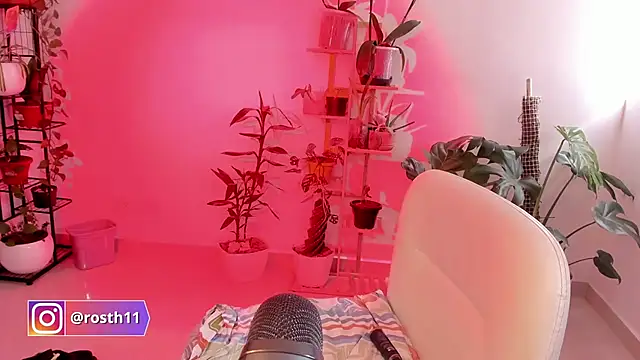 rossth1 online show from November 20, 7:03 pm