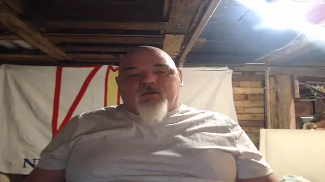 Newfiesausage1972 online show from February 23, 9:10 am