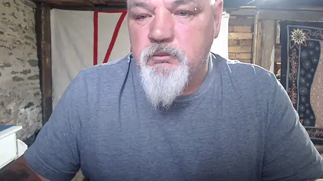 Newfiesausage1972 online show from June 21, 9:20 pm