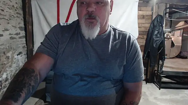 Newfiesausage1972 online show from November 21, 12:26 pm