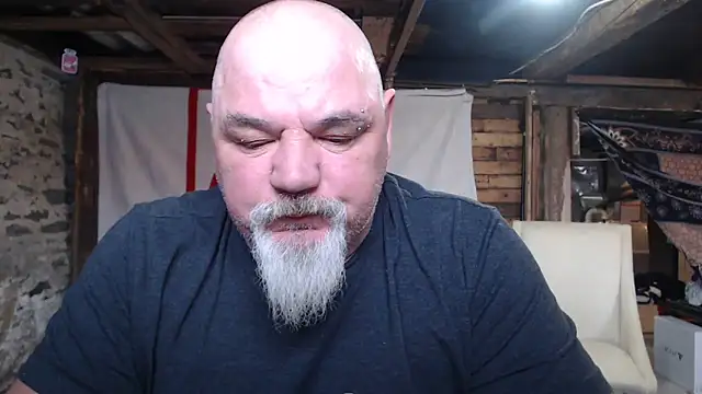 Newfiesausage1972 online show from February 19, 3:20 pm