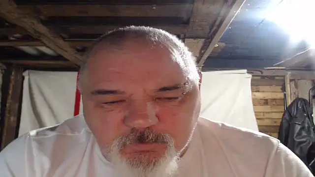 Newfiesausage1972 online show from December 20, 9:56 am